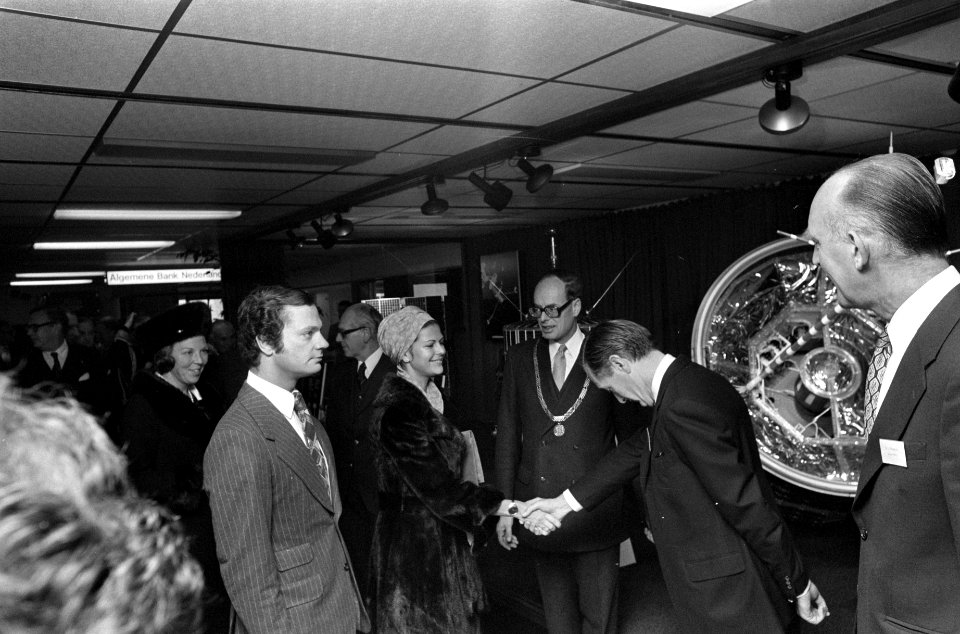 Staatsbezoek Zweeds Koningspaar bezoek aan de Estec in Noordwijk - Bestanddeelnr 928-8551