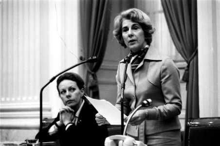 Staatssecretaris Smit-Kroes (Verkeer en Waterstaat) en minister Gardeniers (Cult, Bestanddeelnr 930-5651