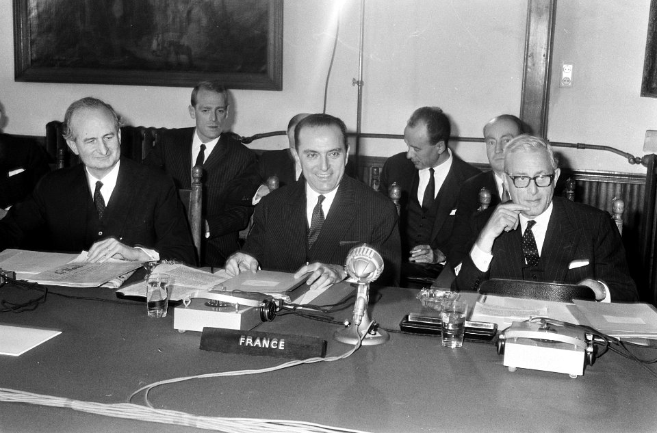 Staatssecretaris van Buitenlandse Zaken van Frankrijk, Michel Habib-Deloncle (mi, Bestanddeelnr 918-4026