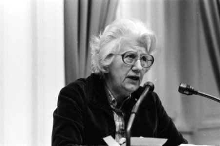 Staatssecretaris van Justitie mevrouw Haars legt een verklaring af betreffende z, Bestanddeelnr 931-2786