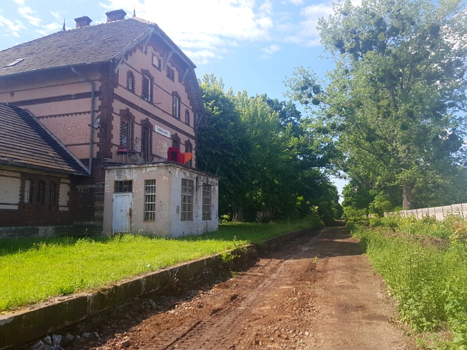 Stacja kolejowa Reńska Wieś 2