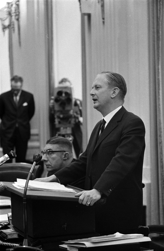 Staatssecretaris Y Scholten aan het woord, Bestanddeelnr 914-9504