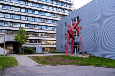 Stahlplastik von Christoph Freimann in Tübingen auf der Morgenstelle