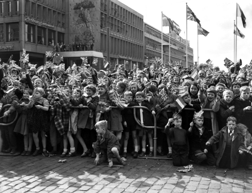 Staatsbezoek van koningin Elizabeth II van Engeland en prins Philip aan Nederla…, Bestanddeelnr 909-4450