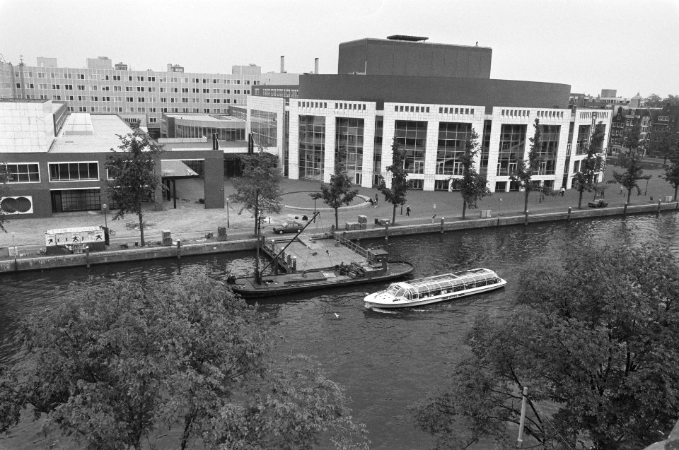 StadhuisMuziektheater (Stopera) gezien vanaf Amstel, Bestanddeelnr 934-2668