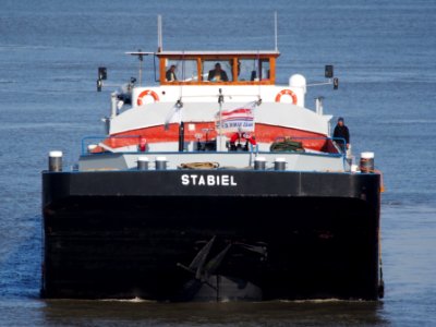Stabiel - ENI 06002336 waiting for the Zandvlietlocks pic1