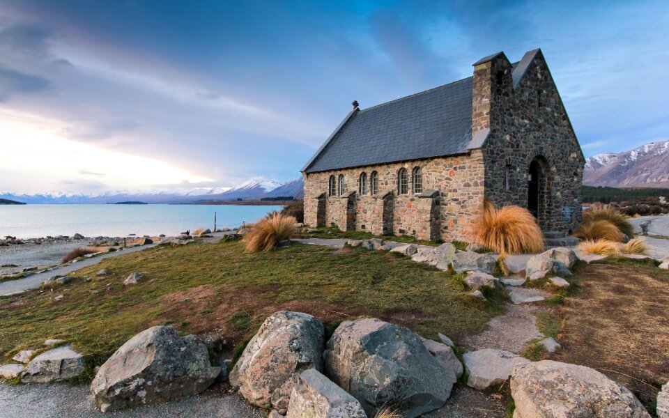 Sea before the stone grass