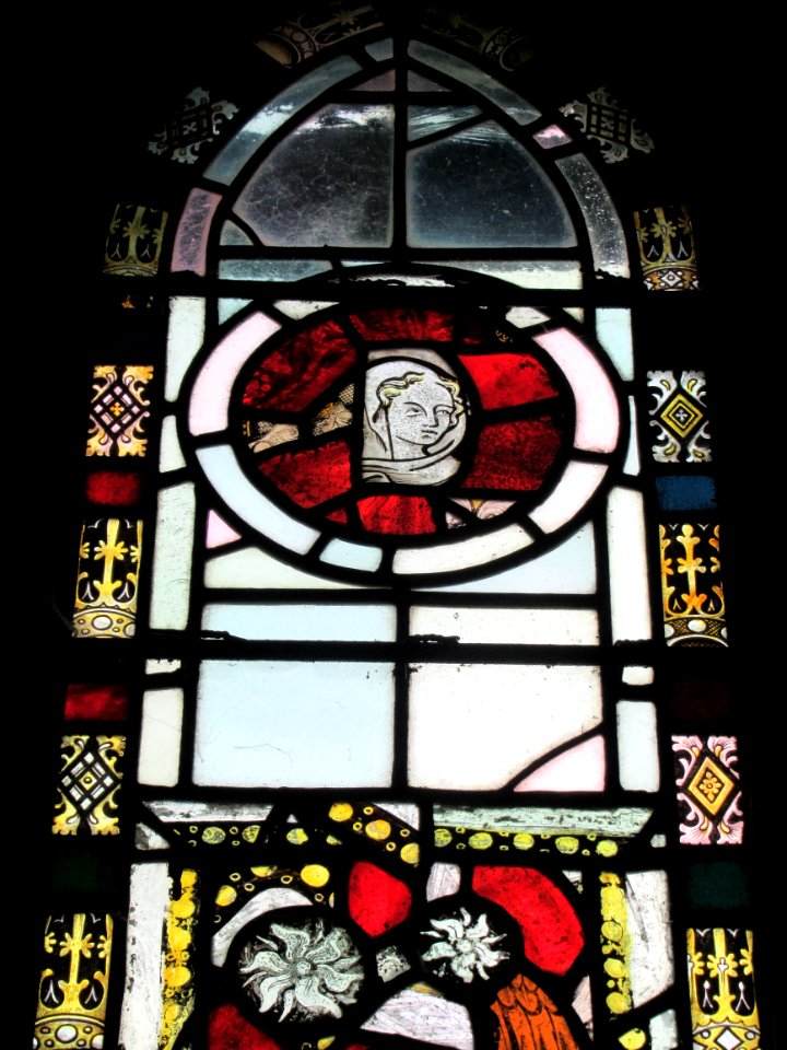Stained glass, Brightling 02