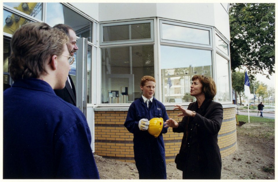 Staatssecretaris opent school voor Rijn-, binnen- en kustvaart. NL-HlmNHA 54050224