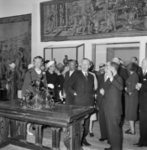 Staatssecretaris Mr IJ Scholten opende nieuwe zalen van Rijksmuseum ( mr van , Bestanddeelnr 914-0840