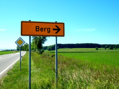 Staatstrasse 2015 Abzweigung Schild nach Berg