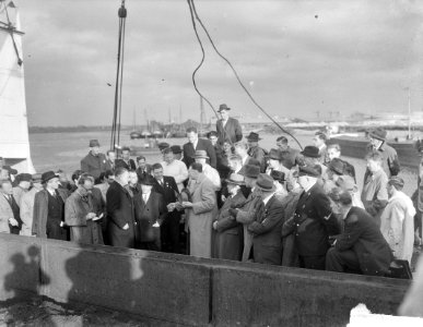 Stad Vlaardingen met Marshall-steenkolen voor de Nederlandse Spoorwegen in de , Bestanddeelnr 903-0049