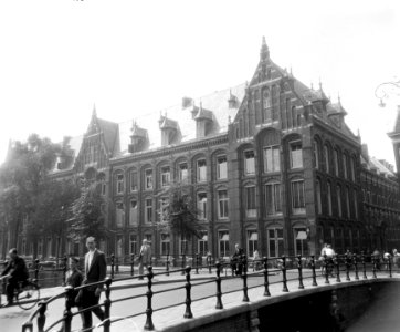 Stadsgezicht. Kloveniersburgwal. Oostvleugel Oost-Indisch Huis te Amsterdam, Bestanddeelnr 907-2907