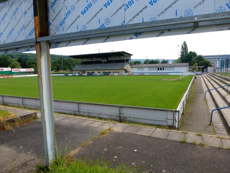 Stadion Brötzinger Tal 01