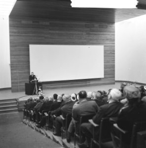 Staatssecretaris Mr IJ Scholten opende nieuwe zalen van Rijksmuseum ( mr van , Bestanddeelnr 914-0842