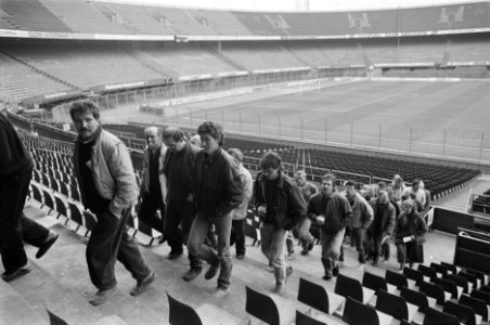 Stadions, bijeenkomsten, protesten, bouwvakkers, Bestanddeelnr 934-4060