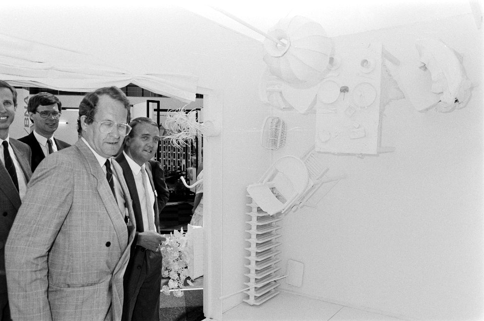 Staatssecretaris Brokx verrichte officiele opening NWR Bouw RAI 1986 in Amsterda, Bestanddeelnr 933-6663