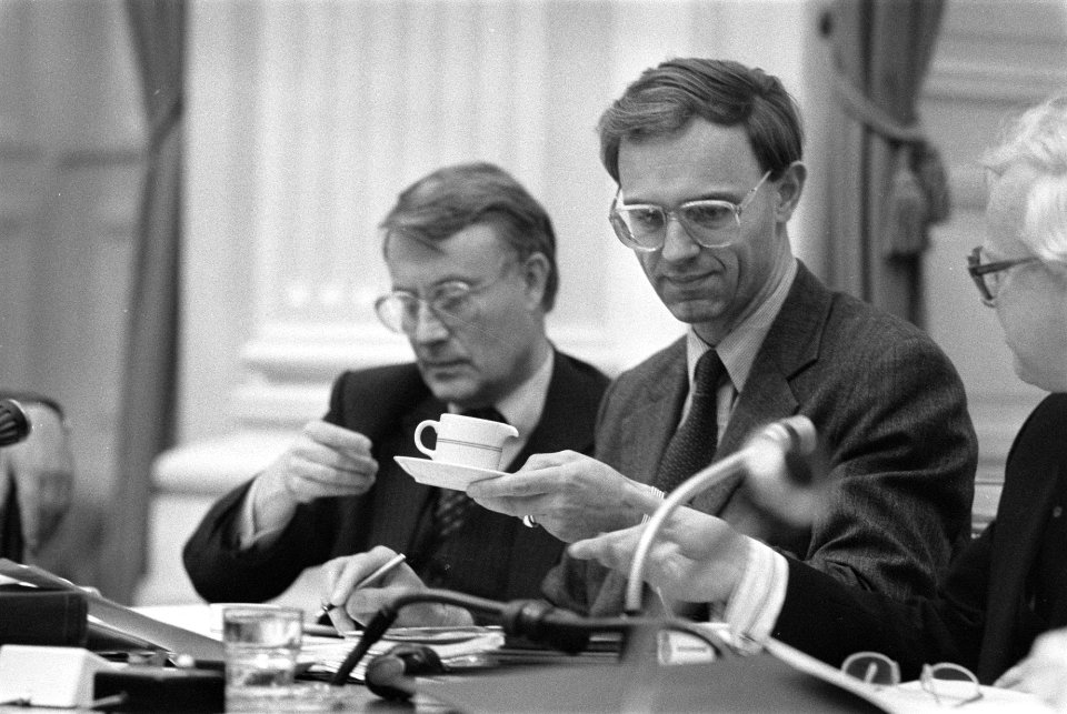 Staatssecretaris Koning (l) en minister Ruding (Financiën), Bestanddeelnr 932-6036