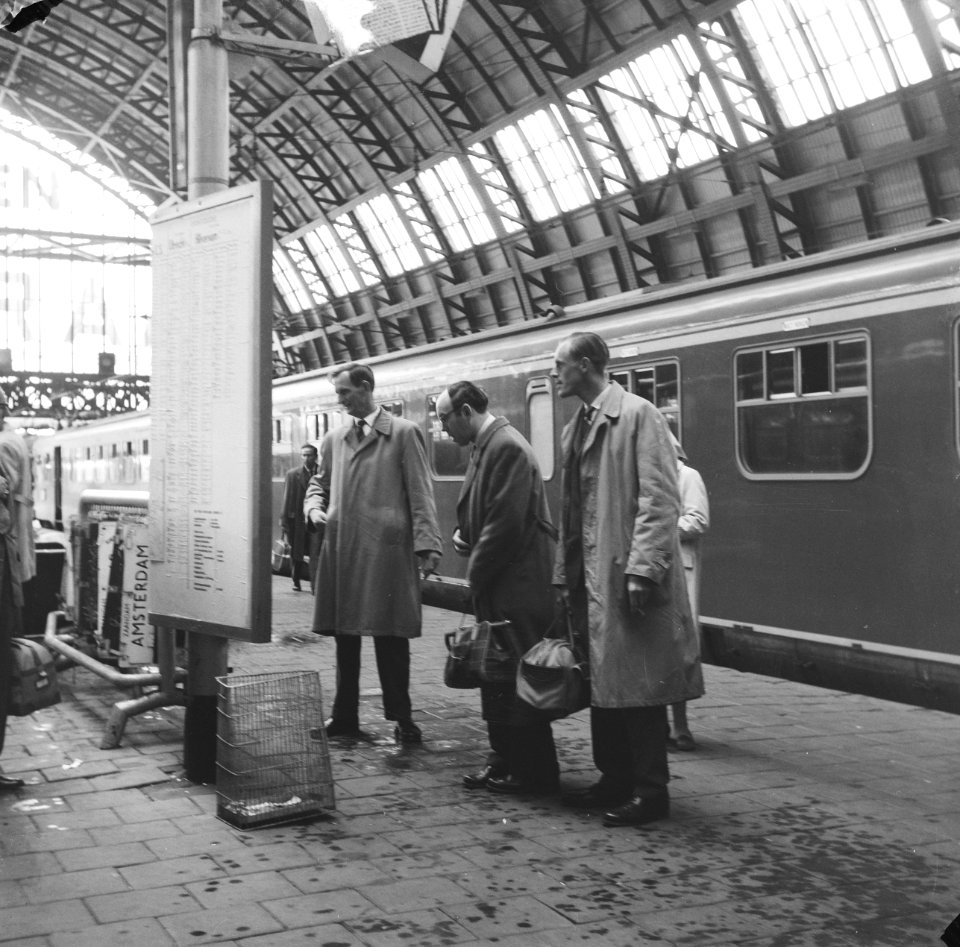 Stagnatie op Centraal Station, Bestanddeelnr 912-5890