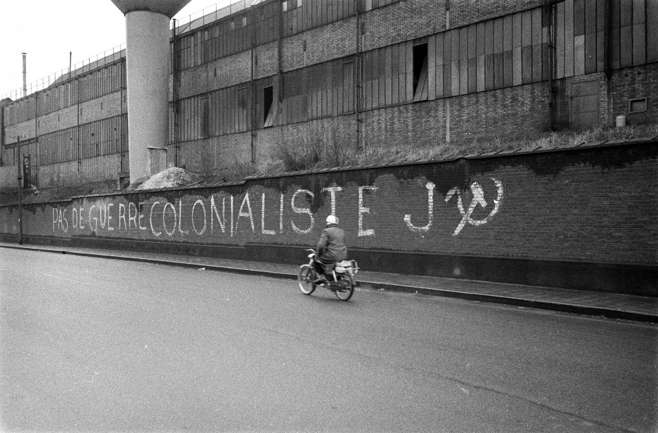Stakingen in Wallonie, naast de aankondigingsbiljetten de pamfletten van de stak, Bestanddeelnr 911-9452