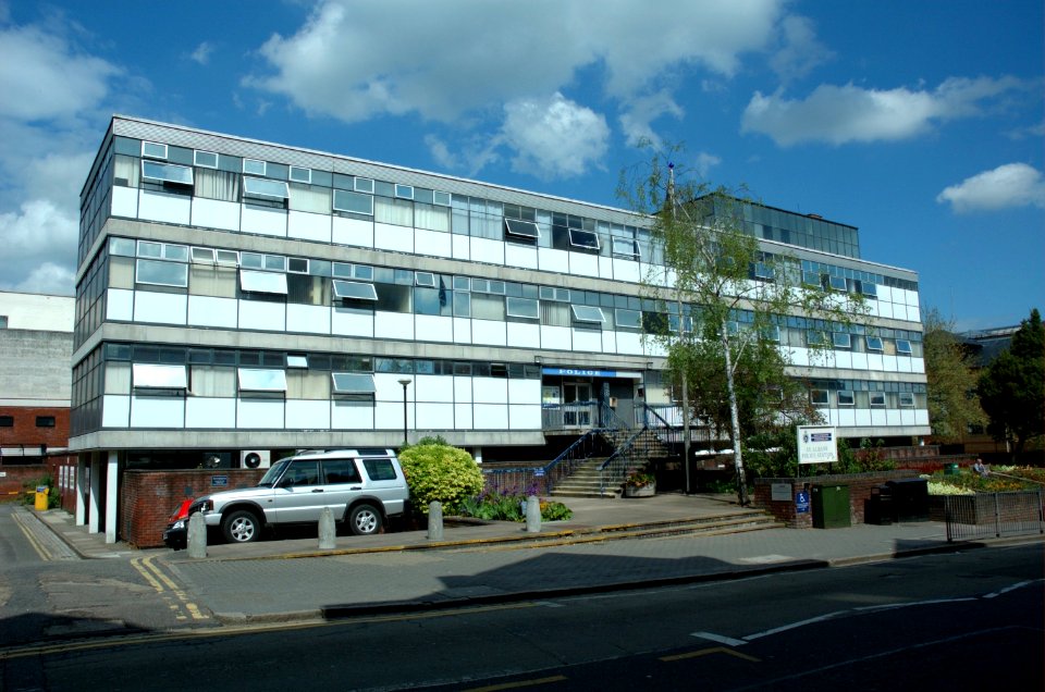 St-Albans-Police-Station-20050502-005