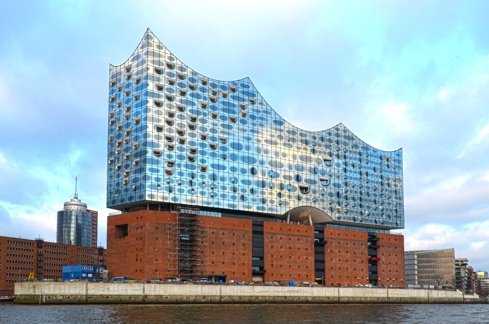 Opera elbe hanseatic city