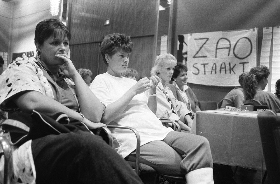 Stakers voor hoofdkantoor Ziekenfonds Amsterdam en omstreken (ZAO) in Amsterdam , Bestanddeelnr 933-7279