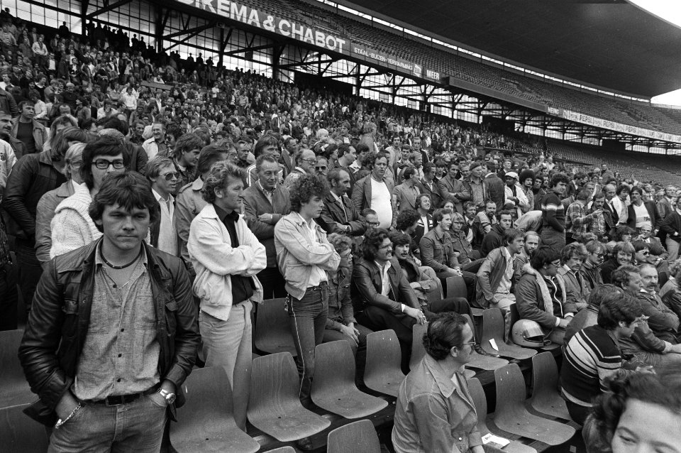Stakers in het Feijenoord stadion, Bestanddeelnr 930-4416