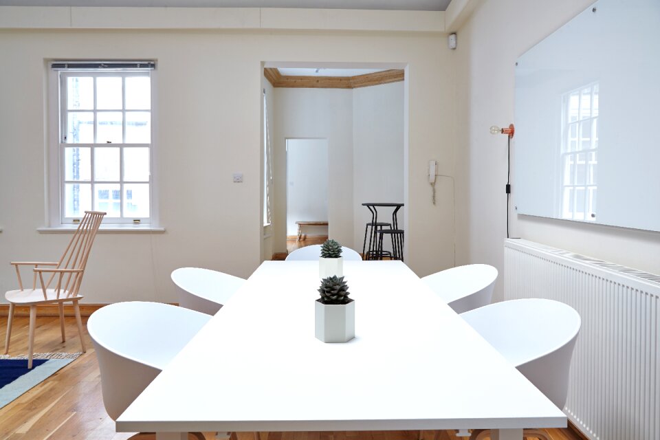 Room table window
