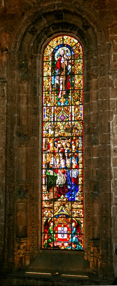 Stained-glass window in Igreja de Santa Maria de Belém 2007-07-20