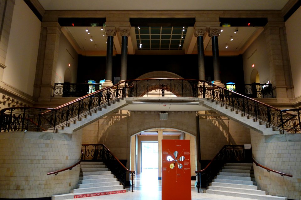 Stairway - Cincinnati Art Museum - DSC04252