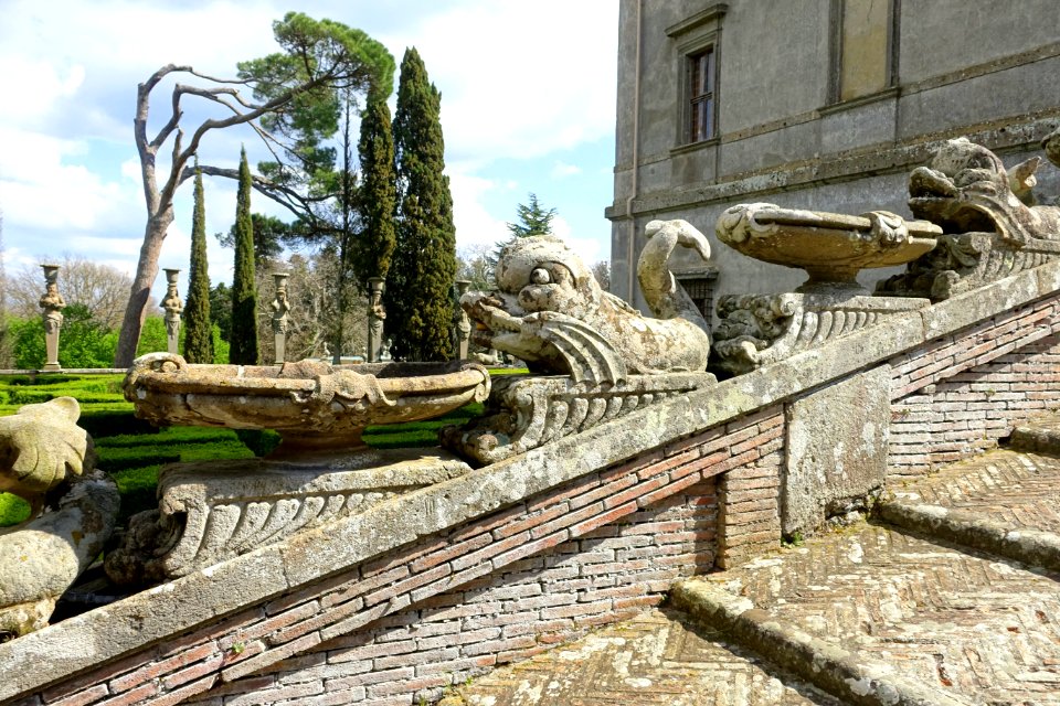 Stair ornaments - Garden of the Caryatids - Villa Farnese - Caprarola, Italy - DSC02321