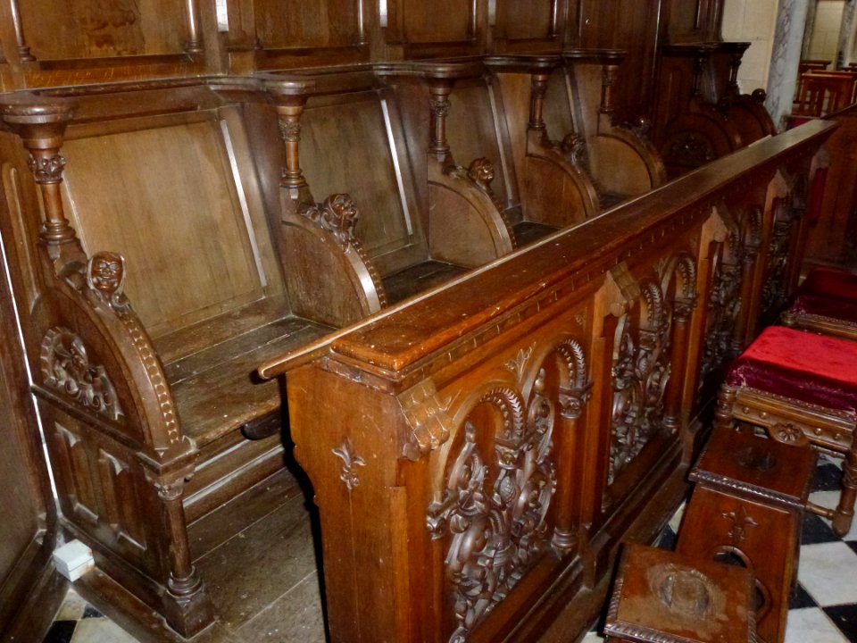 Stalles de l'église Saint-Julien d'Erny-Saint-Julien 12
