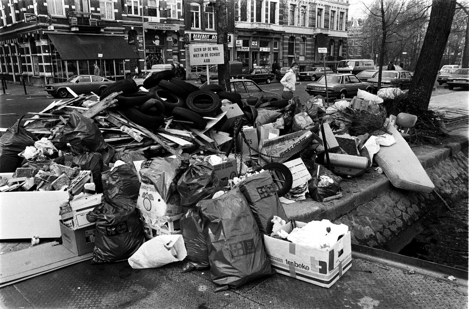Staking Amsterdamse Stadsreiniging in verband met korting ziekengeld. Grote stap, Bestanddeelnr 932-0315
