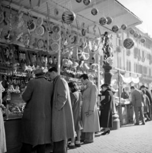 Stalletjes op de kerstmarkt op de Piazza Navona, Bestanddeelnr 254-5504