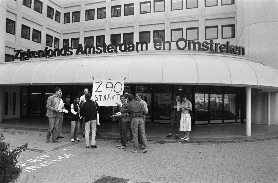 Stakers voor hoofdkantoor Ziekenfonds Amsterdam en omstreken (ZAO) in Amsterdam , Bestanddeelnr 933-7277