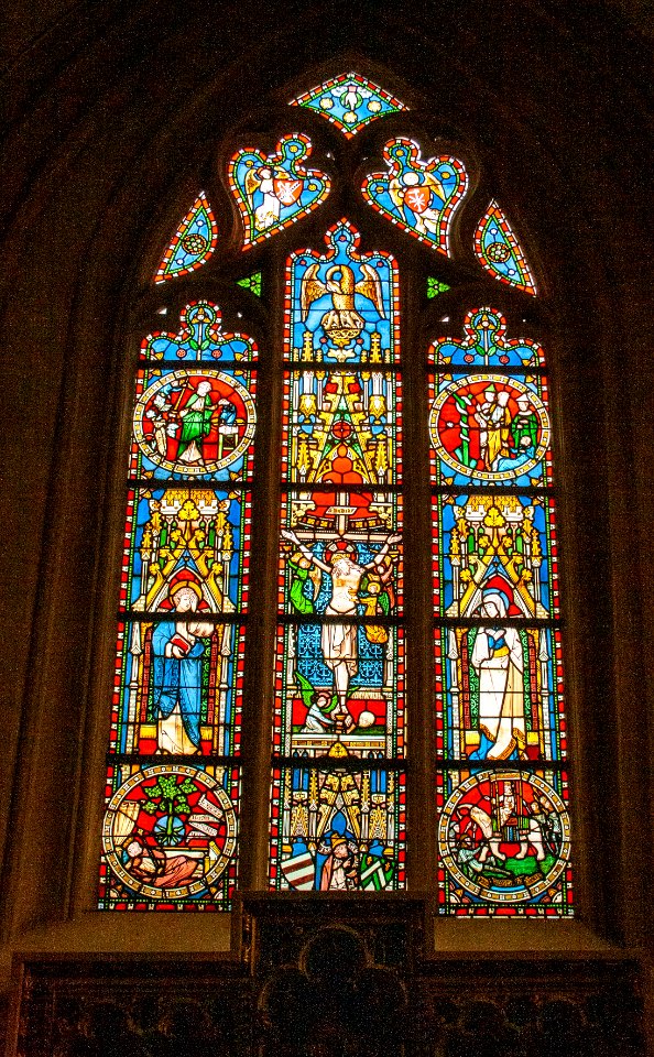 Stained-glass window of Sint-Quintinuskathedraal 2010-02-27