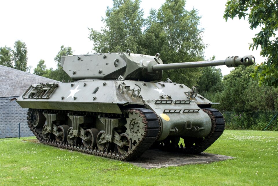 Battle of the bulge m10 tank destroyer tank destroyer bastogne memorial