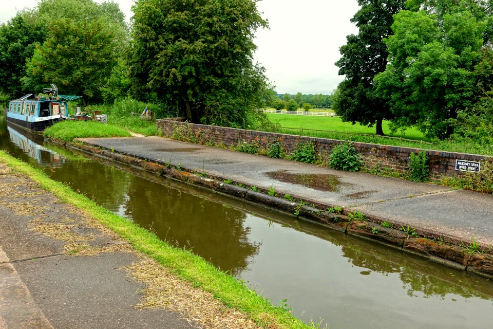 Staffordshire and Worcestershire Canal - Great Haywood, Staffordshire, England - DSC09841