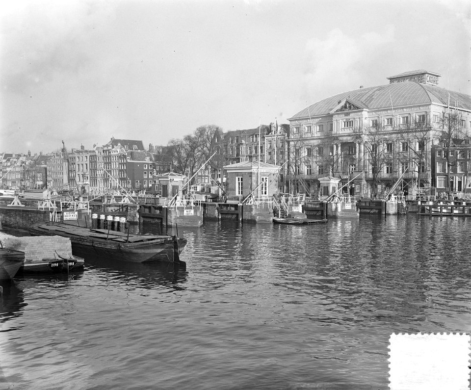 Stadsgezichten, sluizen Amstel met Carre, Bestanddeelnr 906-2503
