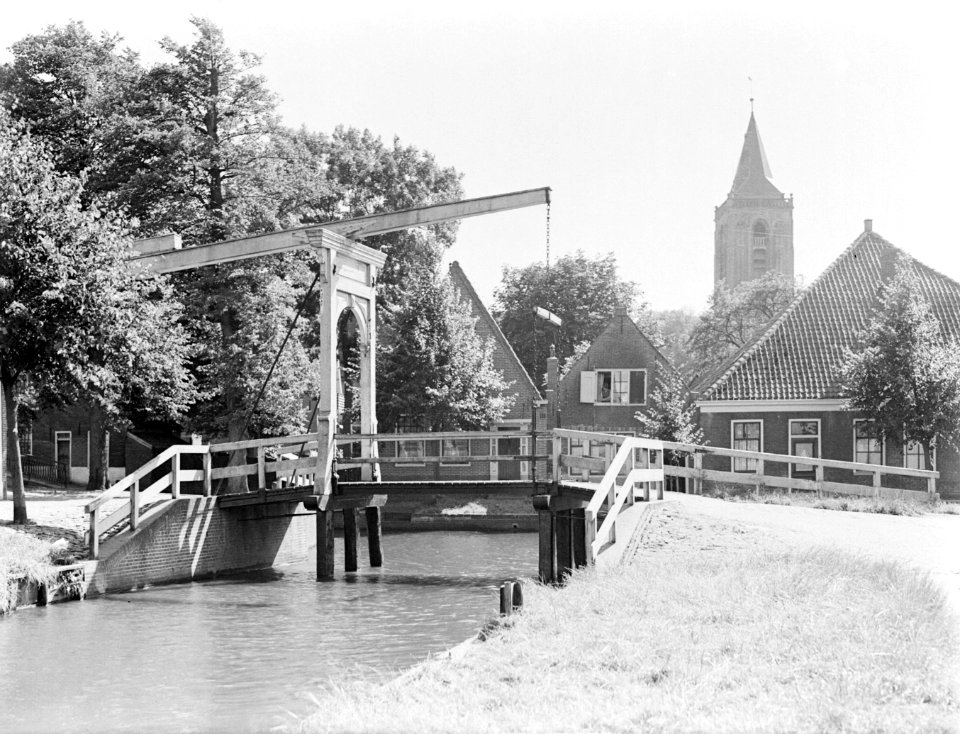 Stadsgezicht in Monnickendam met ophaalbrug, Bestanddeelnr 189-0661