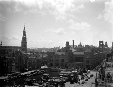 Stadsgezichten Amsterdam. Overzicht met Beurs en Oude Kerk, Bestanddeelnr 902-7859