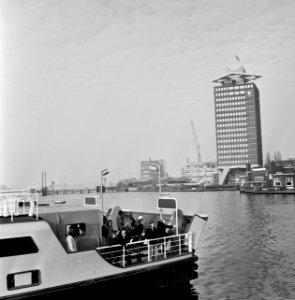 Stadsgezichten in Amsterdam (opdracht Amsterdam Boek ), gezicht op IJ, richting , Bestanddeelnr 927-5699