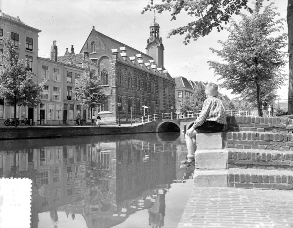Stadsgezichten Leiden, Universiteitsgebouw aan het Rapenburg, Bestanddeelnr 907-1849