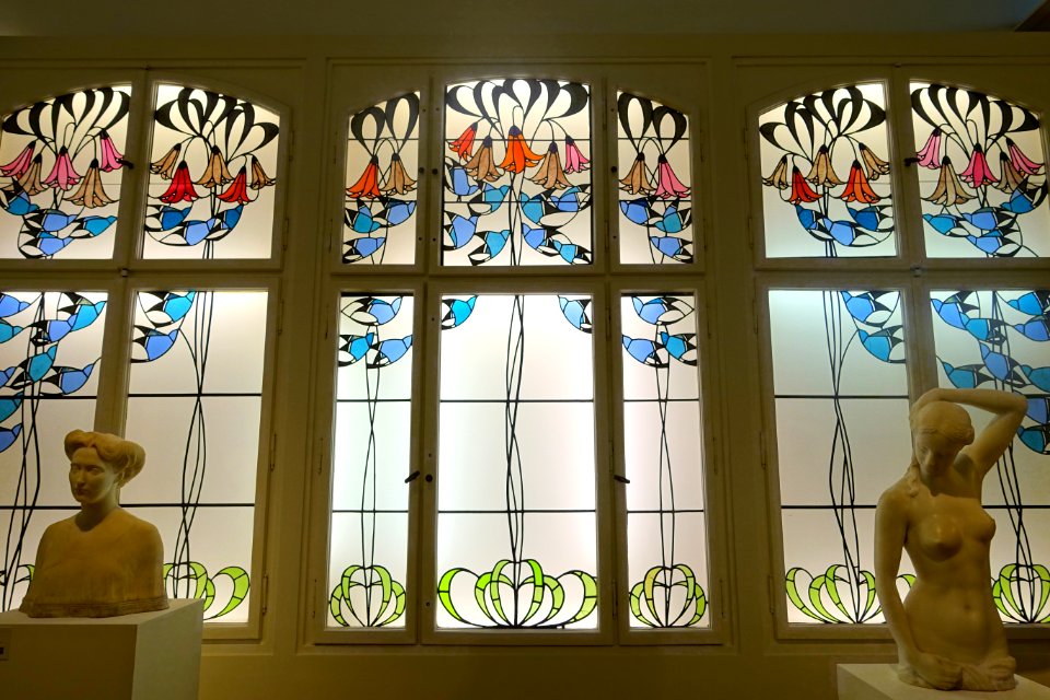 Stained glass window by Mackay Hugh Baille-Scott, view 1, c. 1901, colorless and colored glass - Museum Künstlerkolonie Darmstadt - Mathildenhöhe - Darmstadt, Germany - DSC06036