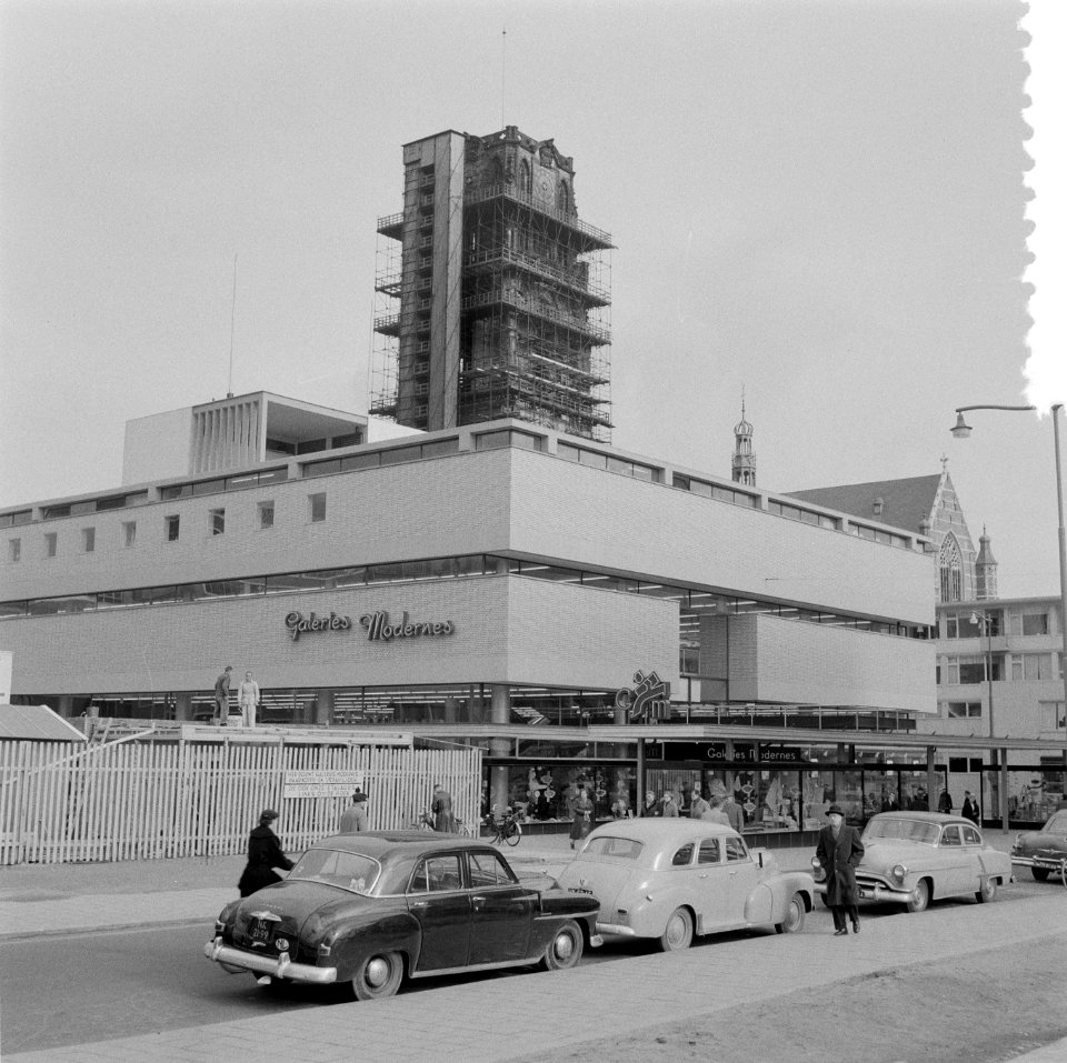 Stadsgezichten Rotterdam. Galeries Modernes in de Hoogstraat en St. Laurenstoren, Bestanddeelnr 908-5623