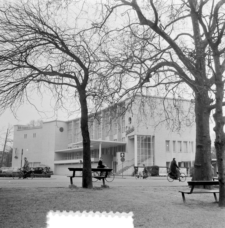 Stadsgezichten Utrecht. Stadsschouwburg op het Lucasbolwerk, Bestanddeelnr 906-2550