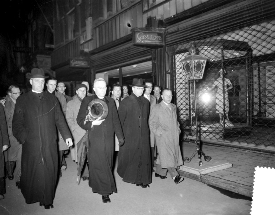 Stille omgang Amsterdam. Mgr. Janssen van Rotterdam, Bestanddeelnr 908-4266