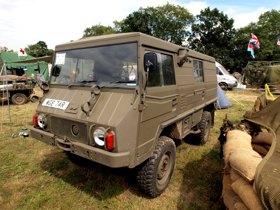 Steyr Pinzgauer 4x4 Geländefahrzeug pic2