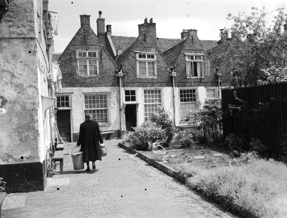 Stadsgezichten Leiden. Elisabethhofje uit 1623, Bestanddeelnr 907-1853